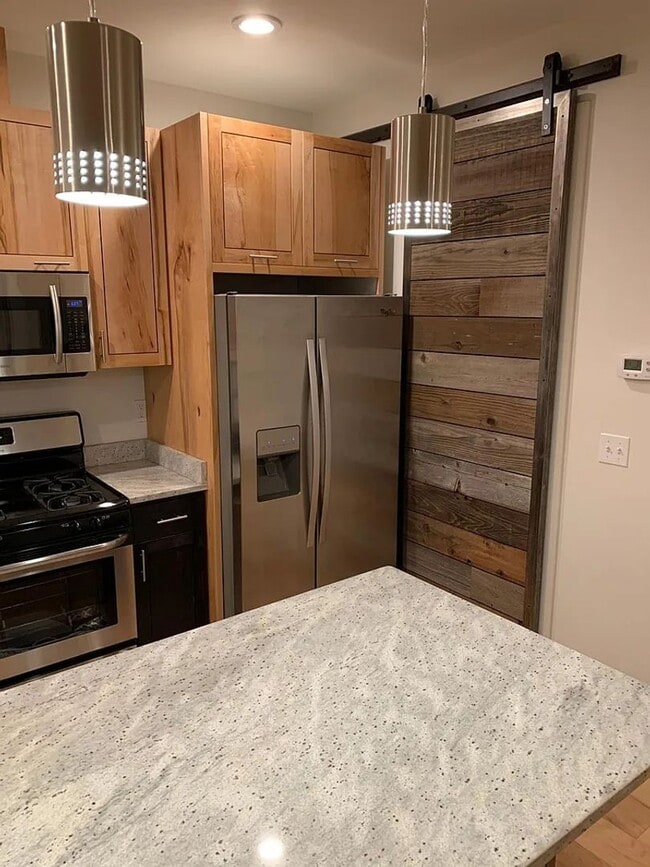 Building Photo - Two Bedroom Duplex | Available Early June