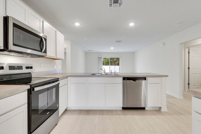 Building Photo - 3226 SW Nutley St