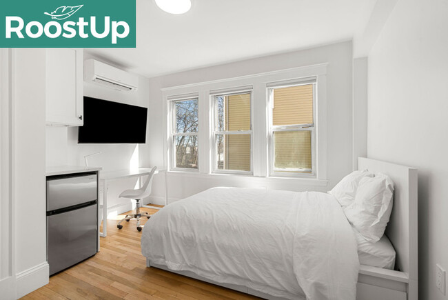 Building Photo - New RoostUp Furnished Private Bedroom with...