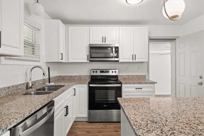 Building Photo - 5300 Binford Pl SW