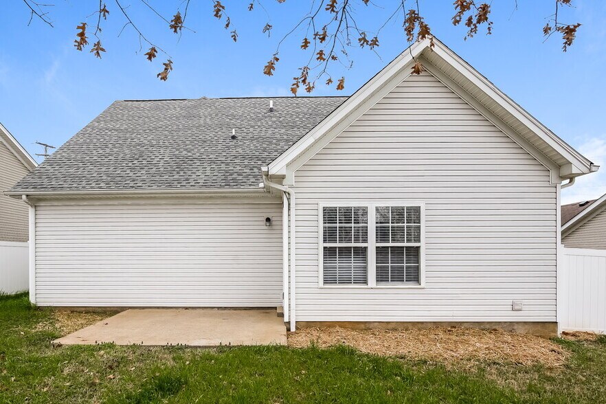 Building Photo - 7449 E Winchester Dr