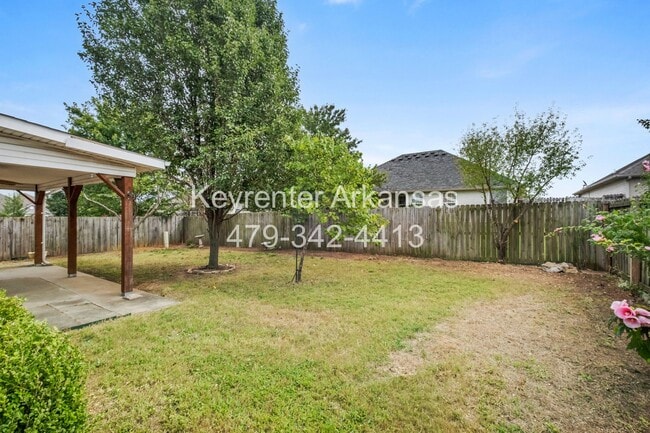 Building Photo - Great 3 Beds + 2 Baths Home with Solar Panels! Large Covered Patio!