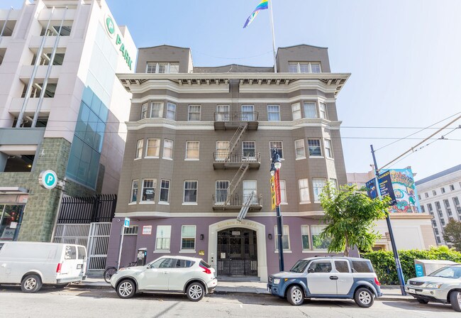 Building Photo - 324 Larkin