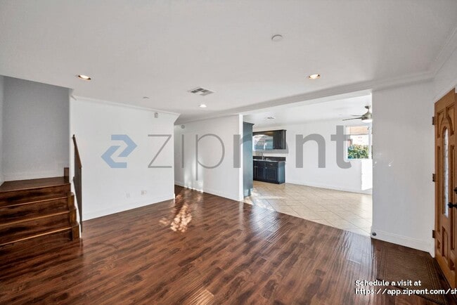 Building Photo - 1627 W 82nd St