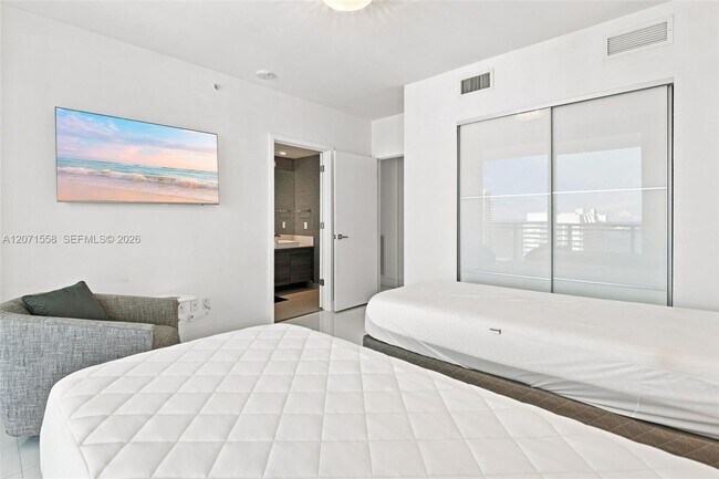Building Photo - 1080 Brickell Ave