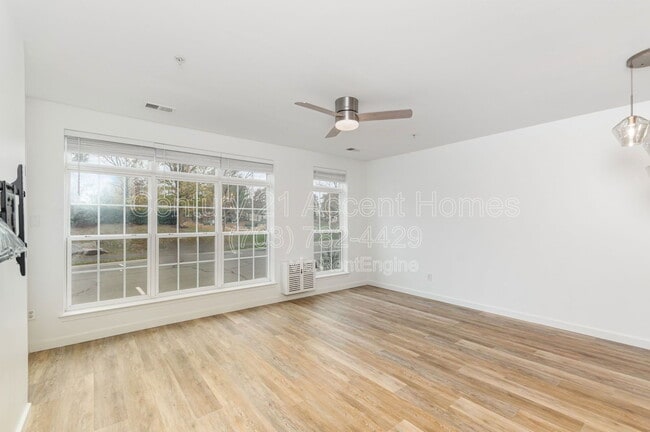 Building Photo - 22824 Ferncrest Terrace