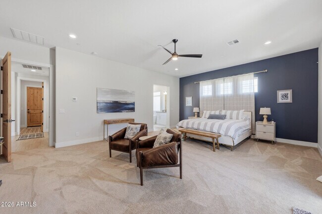 Building Photo - 6896 E Lomas Verdes Dr
