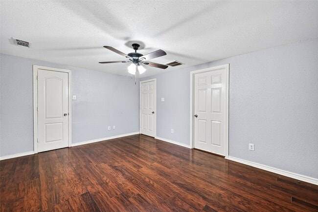 Building Photo - 9629 Sunnywood Dr