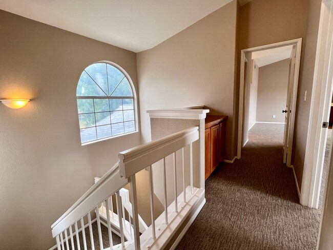Building Photo - Two Story, 2 Bedroom 2.5 Bath House w/Cent...