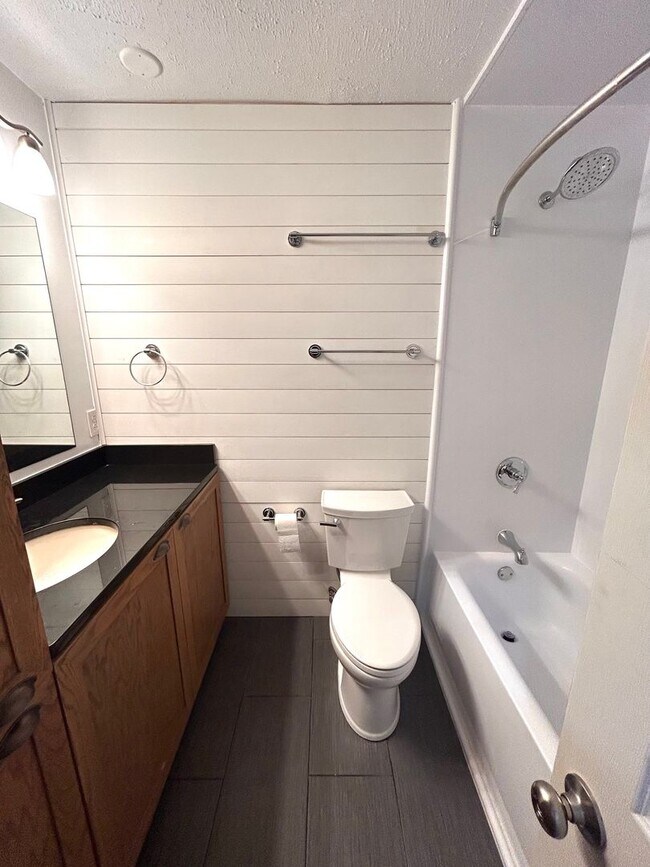 Building Photo - Beautifully Renovated 3BR Home in Summerville