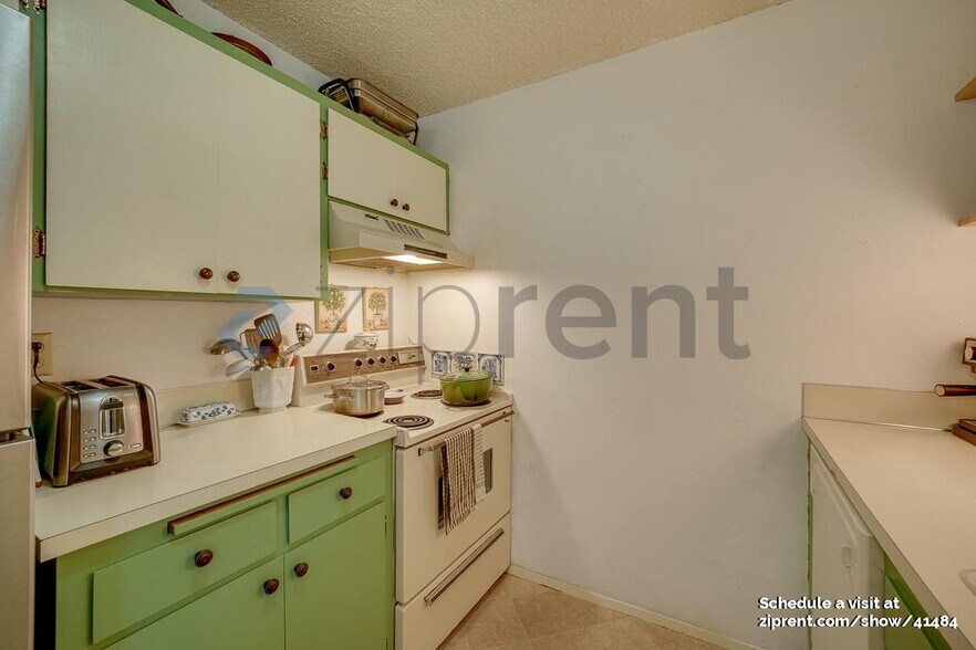 Building Photo - 3711 26th Pl W