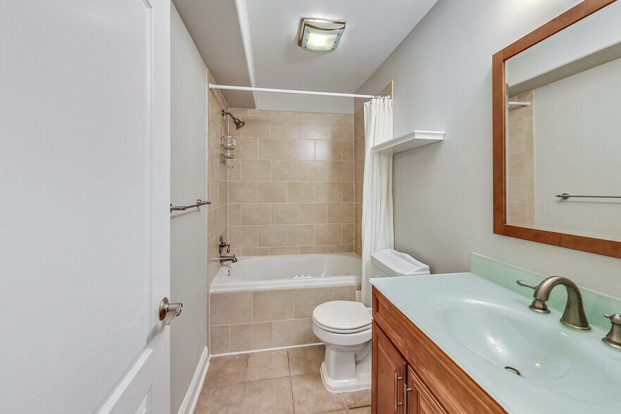 Building Photo - 1429 Clifton St NW