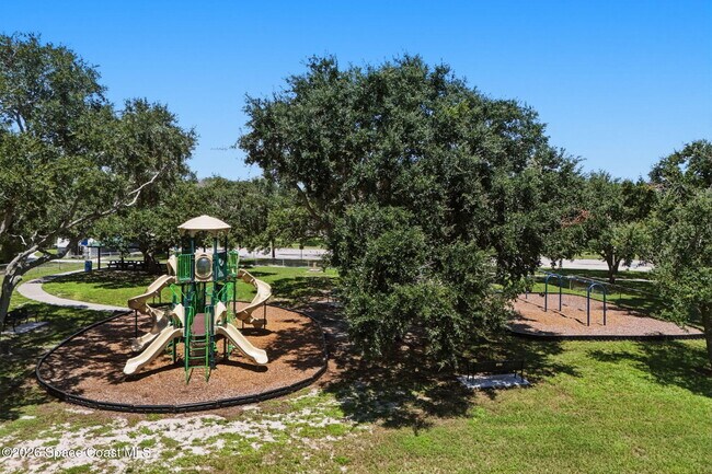 Building Photo - 394 Royal Palm Dr