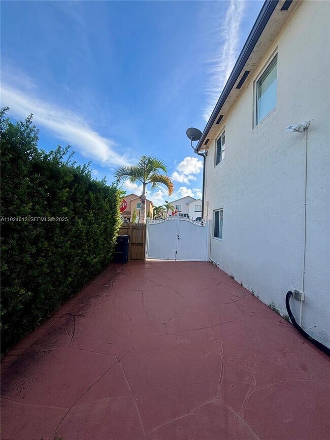 Building Photo - 13765 SW 160th Terrace