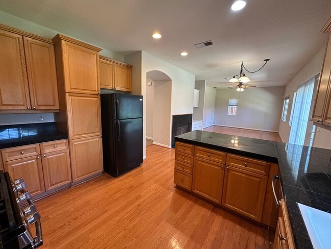 Building Photo - Beautiful 4 Bedroom, 3 Bath Brentwood Home