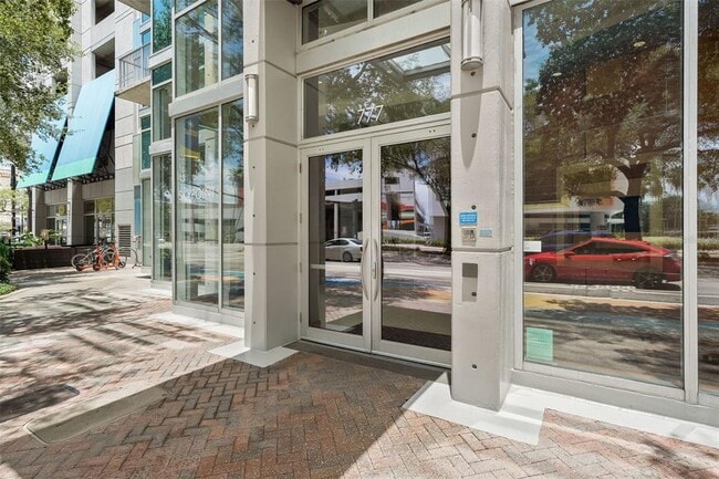 Building Photo - 777 N Ashley Dr