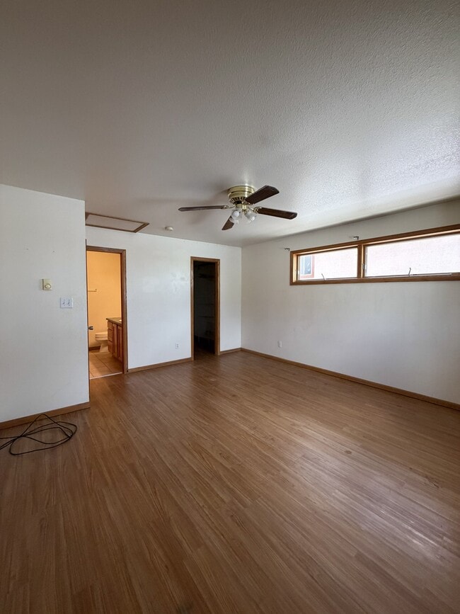 Building Photo - 1421 Thaxton Ct