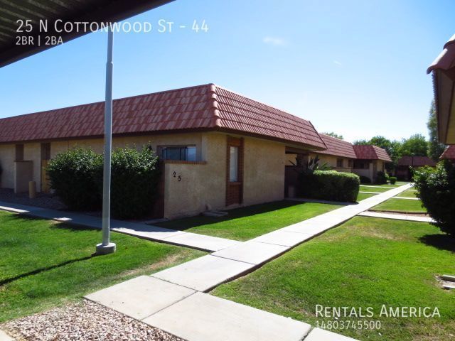 Building Photo - 2 Master Bedrooms in Fully Remodeled, Sing...