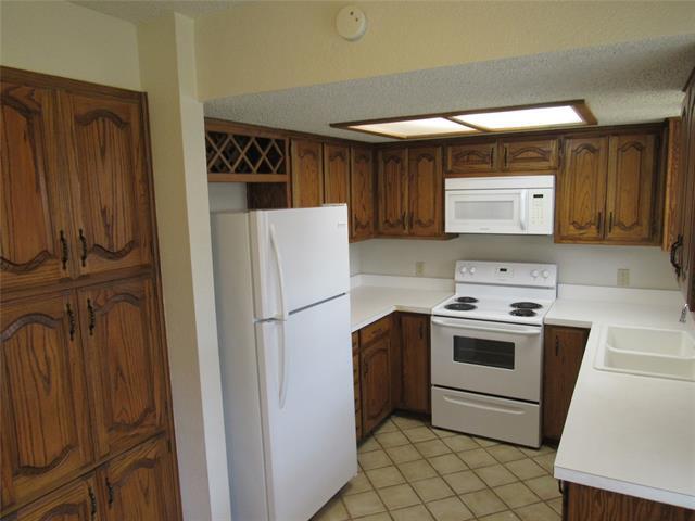 Building Photo - 749 Alice Ln