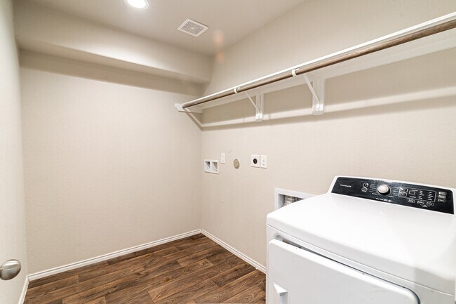 Building Photo - 1834 Brady Shores Dr