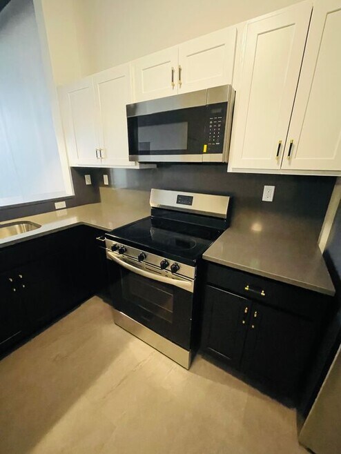 Building Photo - 480 Myrtle St