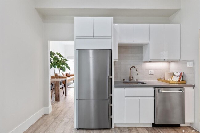 Building Photo - 1620 Broadway