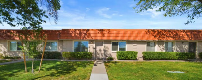 Primary Photo - 8206 E Orange Blossom Ln