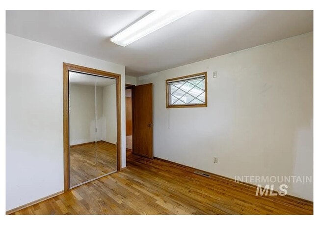 Building Photo - 116 N Cleveland St