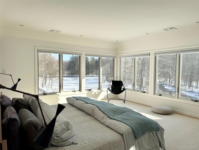 Building Photo - 222 Hurley Rd