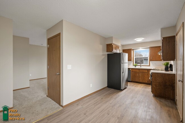 Building Photo - 3 Bedroom House **Half Off May Rent with a...