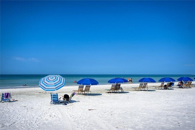 Building Photo - 3835 Almeria Ave