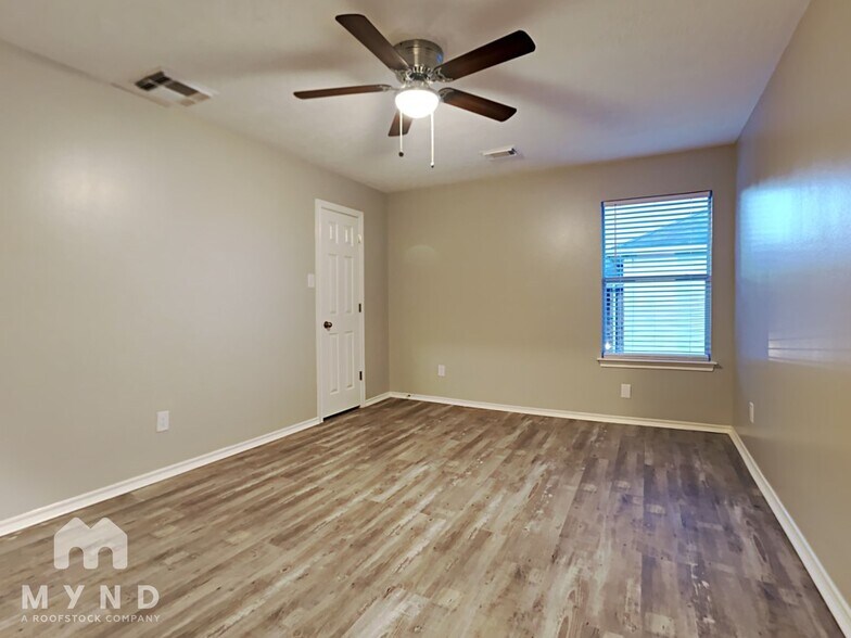 Building Photo - 10507 Scenic Cove Ct