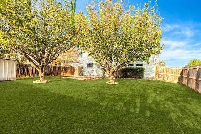 Building Photo - 117 Willow Cove