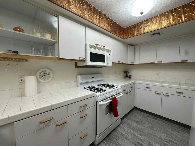 Building Photo - 35200 Cathedral Canyon Dr