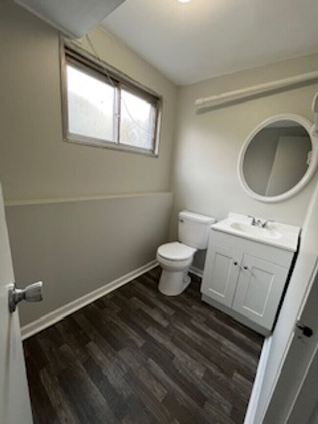 Building Photo - 3 BR 1.5 BA split-level with attached 1 car garage- OPEN HOUSE THIS SATURDAY