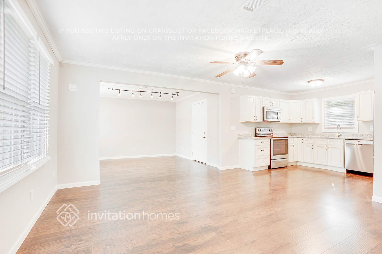 Building Photo - 3772 Villa Ct