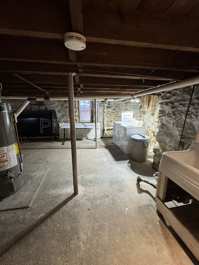 Building Photo - 161 Lincoln St