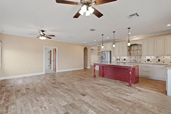 Building Photo - 35408 FM 1488