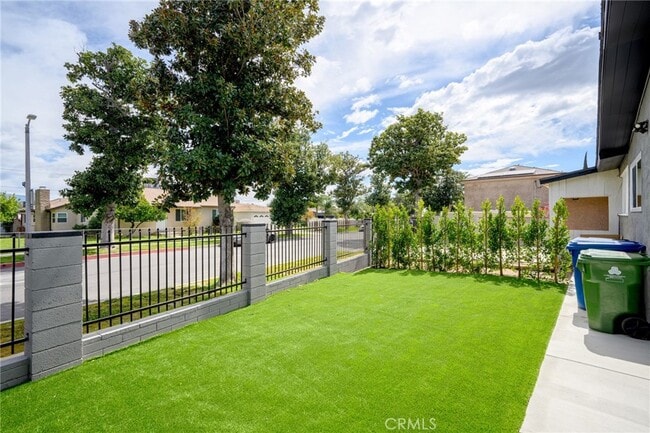 Building Photo - 13950 Stagg St