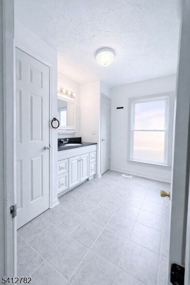 Building Photo - 10 Vannatta St