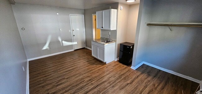 Interior Photo - 304 Court Street