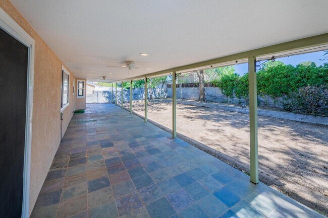 Building Photo - 7113 Welton Dr NE