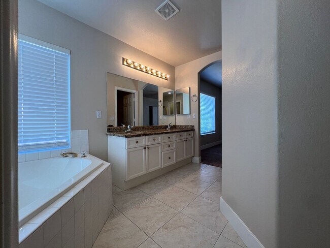 Building Photo - RENOVATED HOME IN GATED SUMMERLIN COMMUNITY!