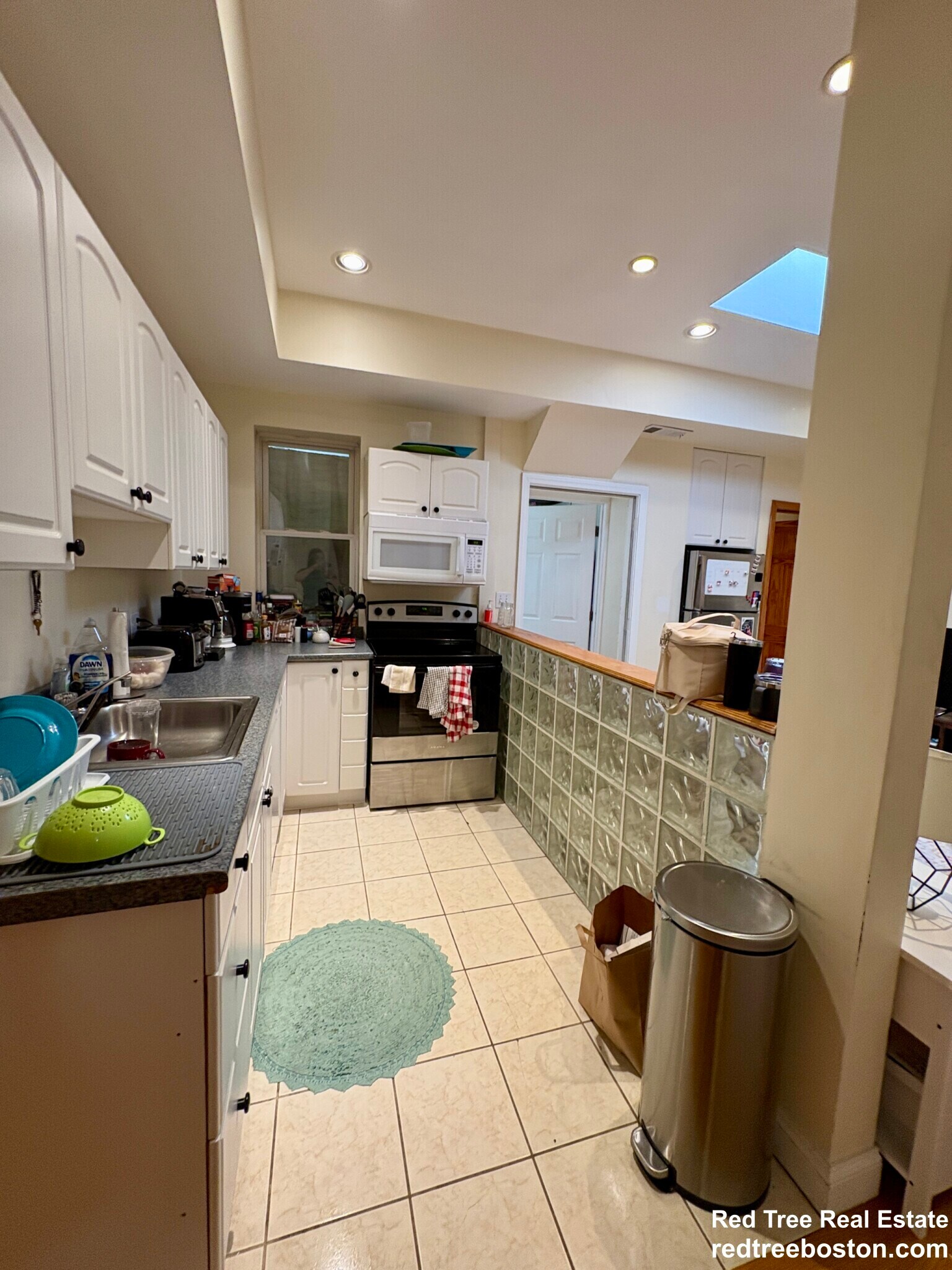 Building Photo - 1803 Beacon St