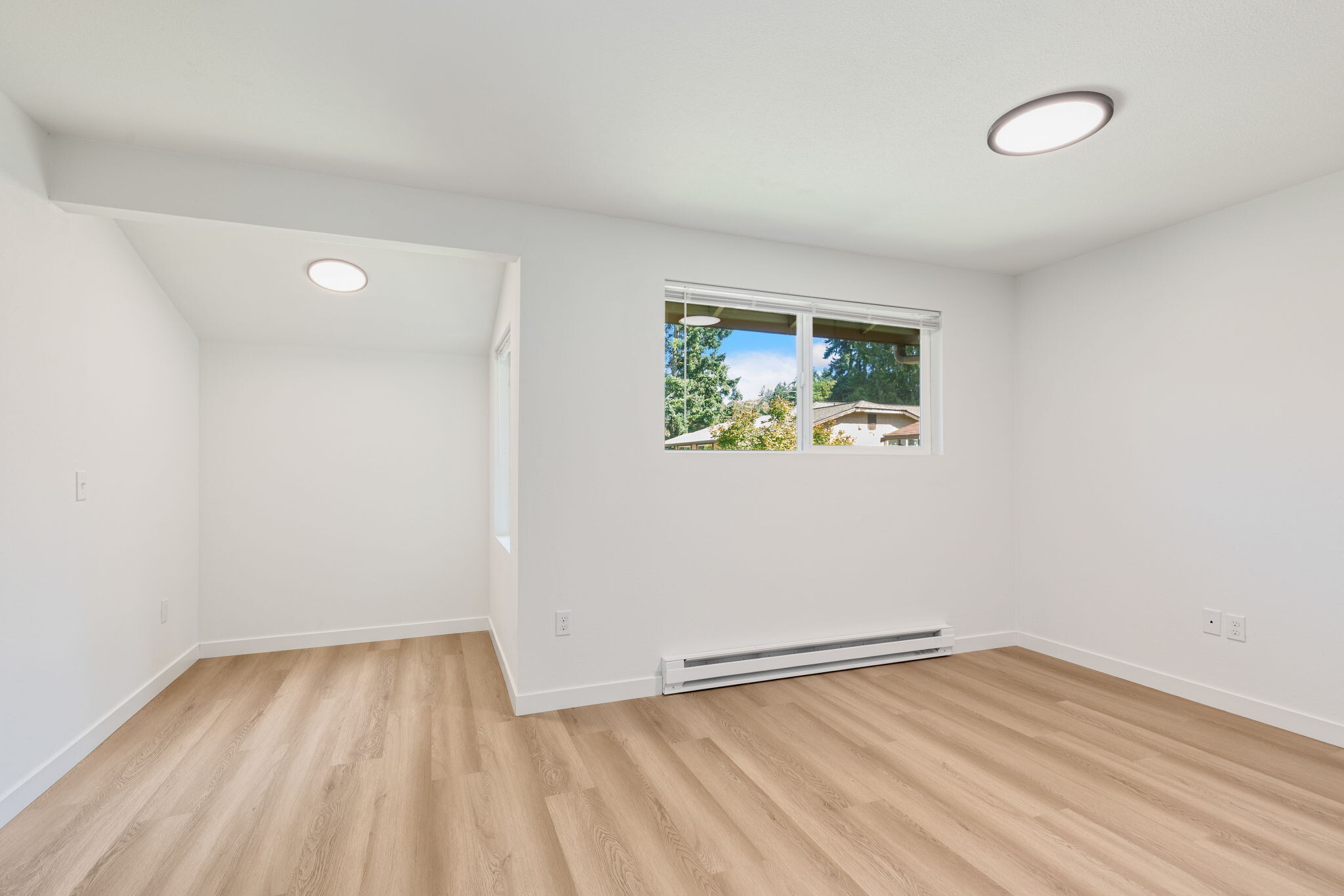 Building Photo - 11334 3rd Ave NE