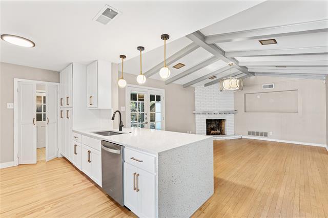 Building Photo - 3527 Vinecrest Dr