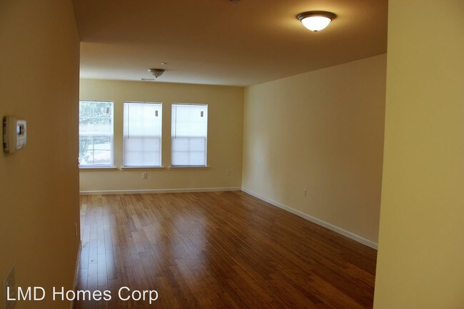 Building Photo - 26 W Academy St