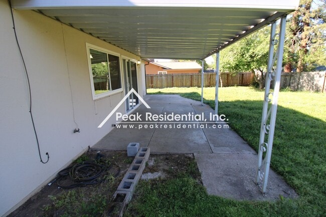 Building Photo - Beautifully Renovated 3bd Citrus Heights Home with Large Yard