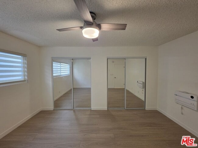 Building Photo - 10815 Rose Ave