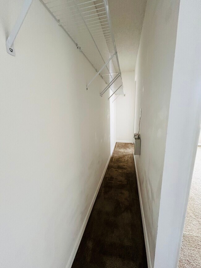 Building Photo - 10445 Heron Lake Dr